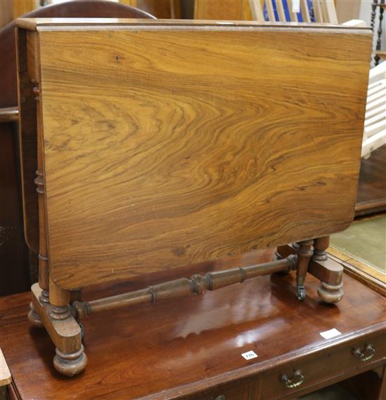 A walnut Sutherland table W.81cm